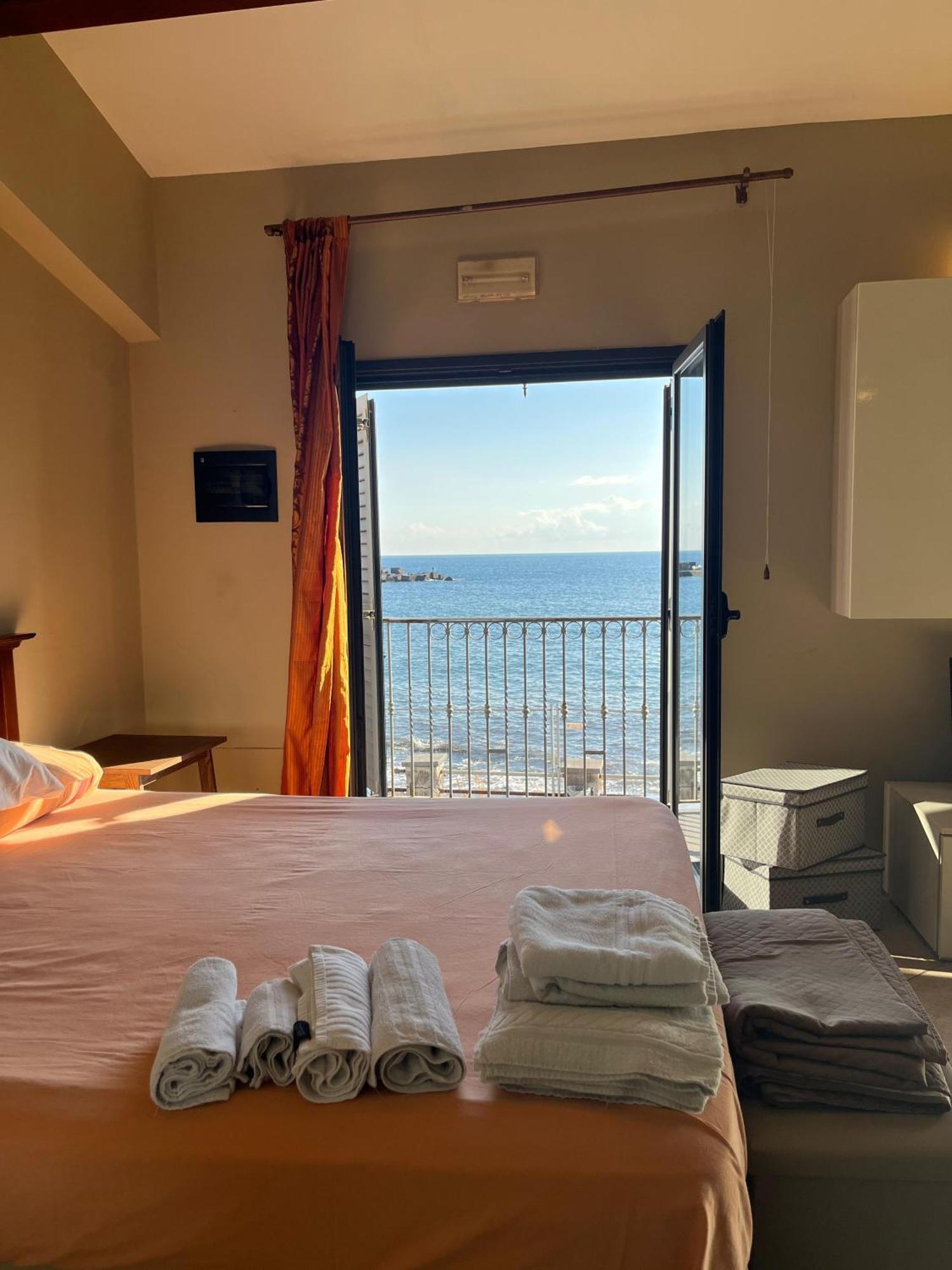 B&B Capomulini Luaran gambar