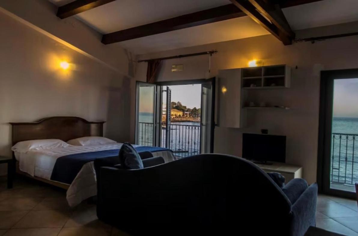 B&B Capomulini Luaran gambar