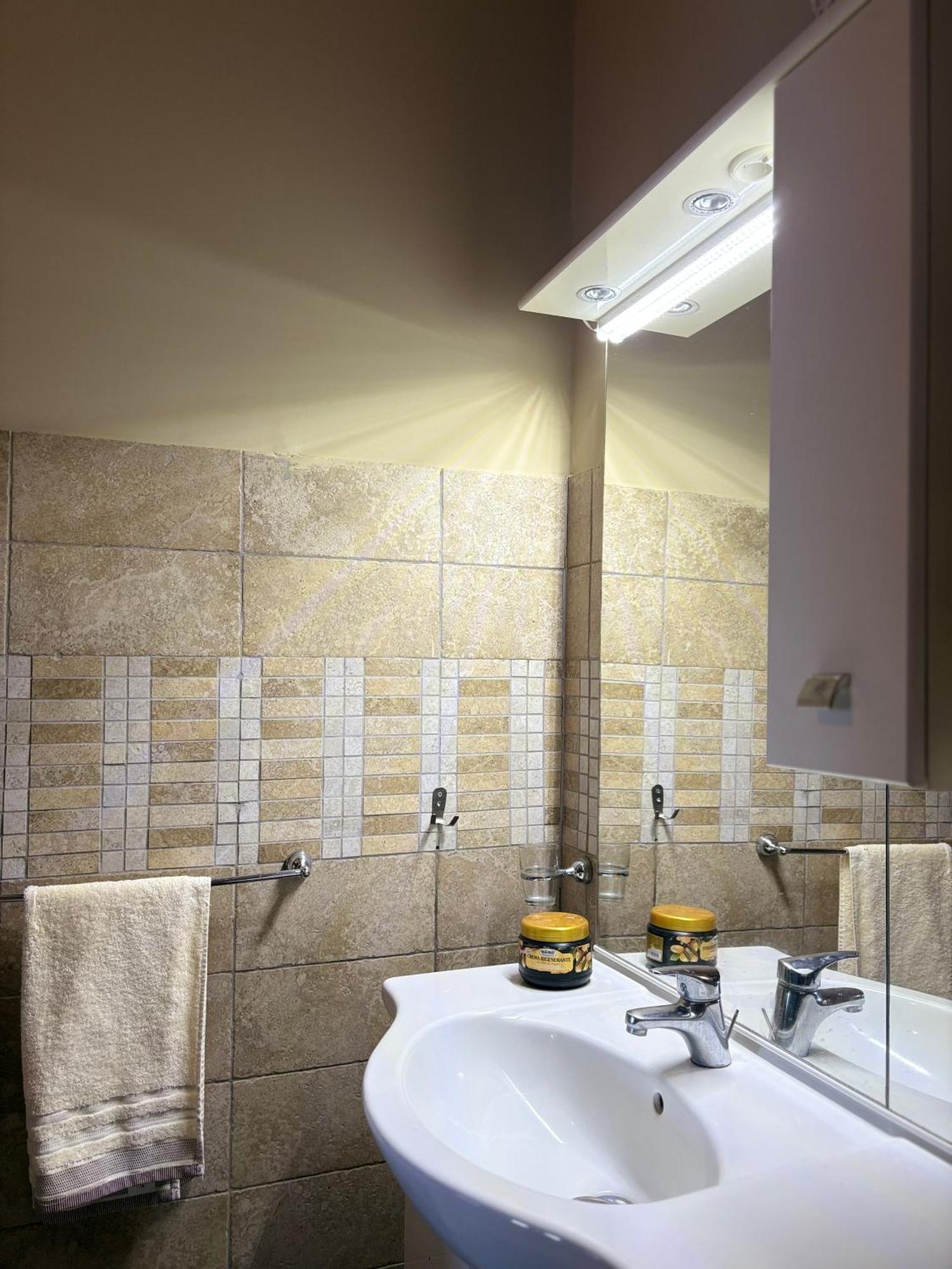 B&B Capomulini Luaran gambar
