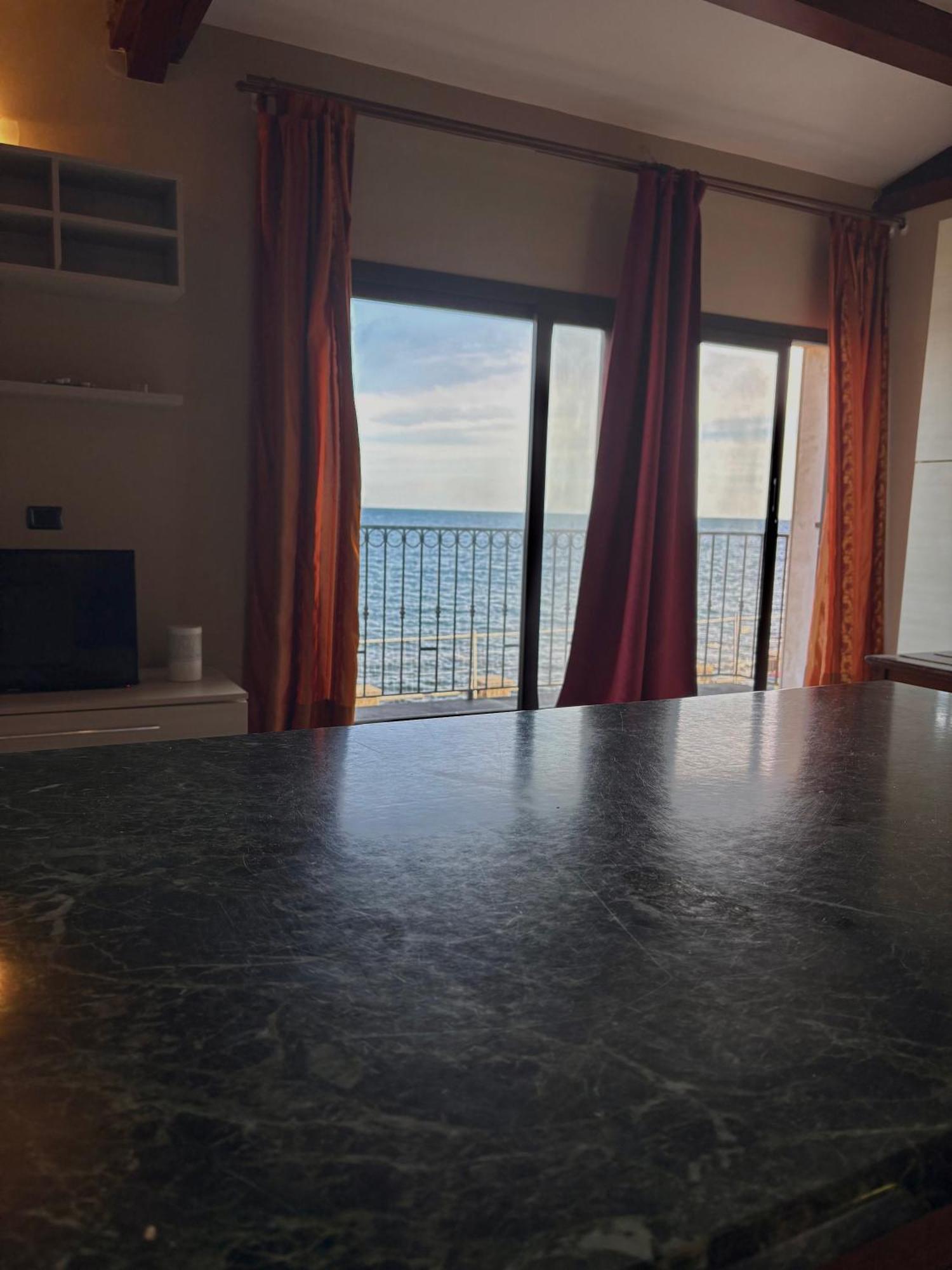 B&B Capomulini Luaran gambar